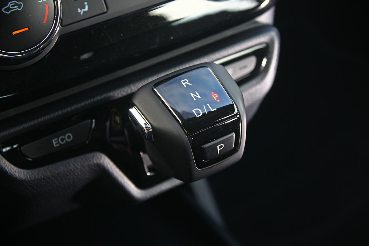 ZF 8速自排變速系統換檔反應柔滑迅捷,更成就13.4km/L的最佳平均油耗測試值。