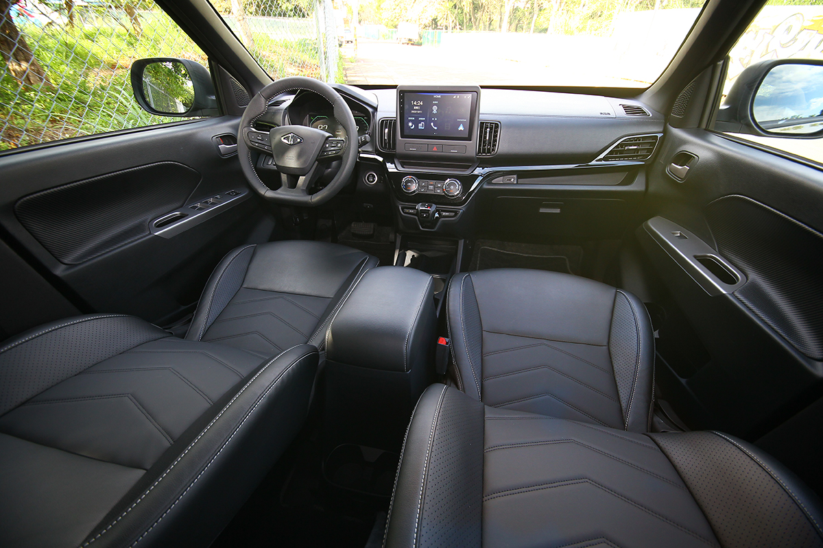 像是前排恆溫空調、FAST KEY / PUSH START免鑰匙啟動與6氣囊等配置,都名列新世代ZINGER 1.5T的配備清單之上。