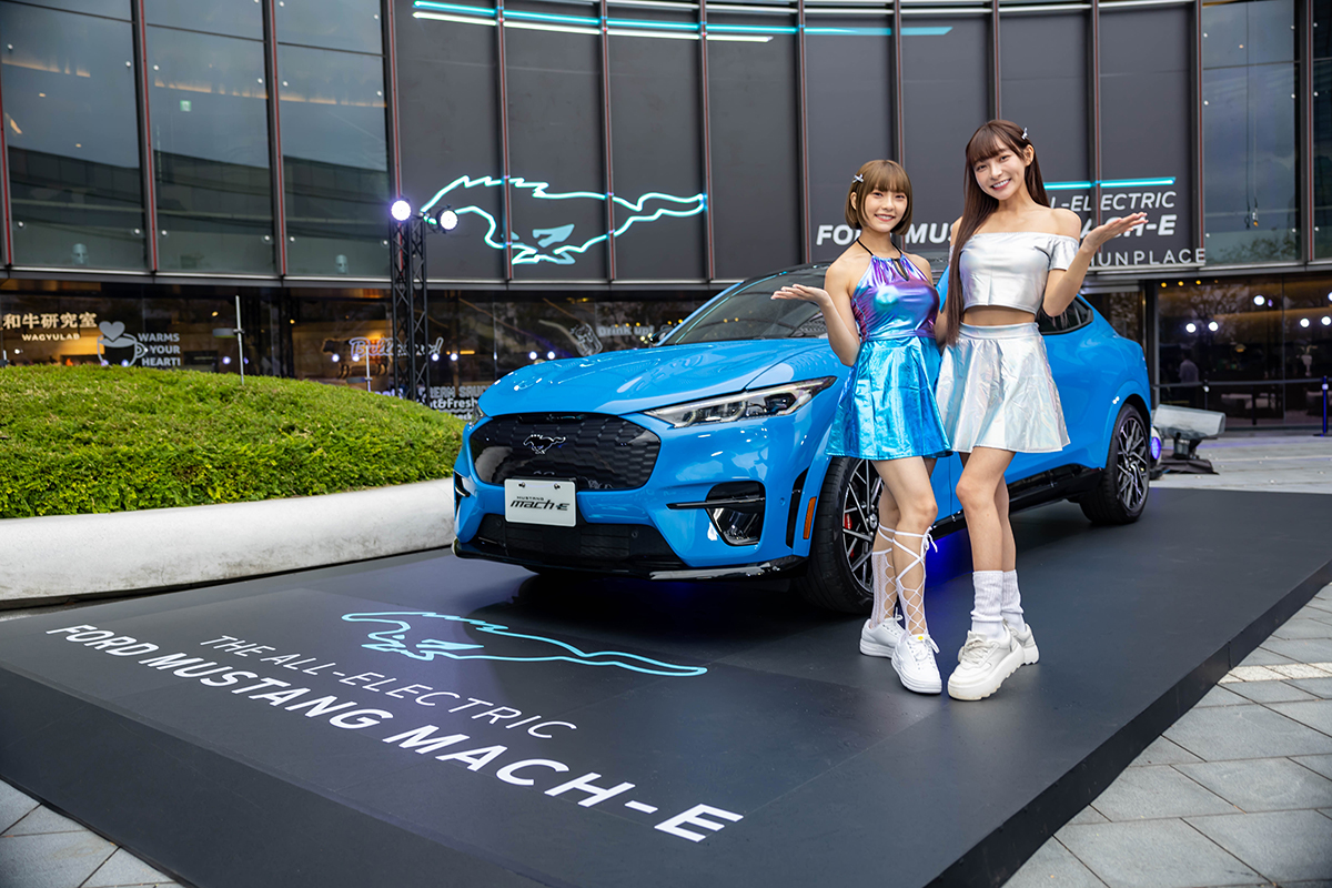 影音/林襄、小龍女霖霖活度主持初體驗獻Ford Mustang Mach-E。(圖:福特六和提供)