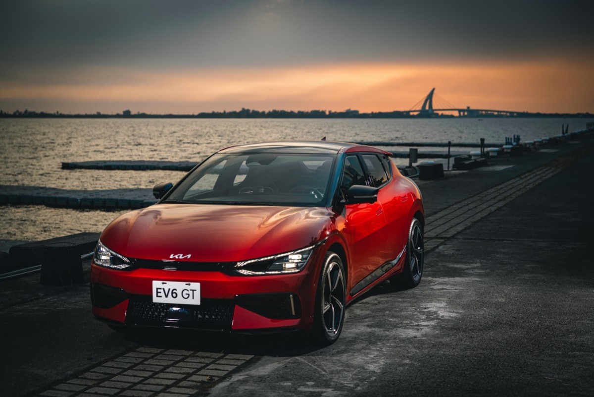 EV6 GT外觀於車頭與車尾等處與一般EV6有些許差異。