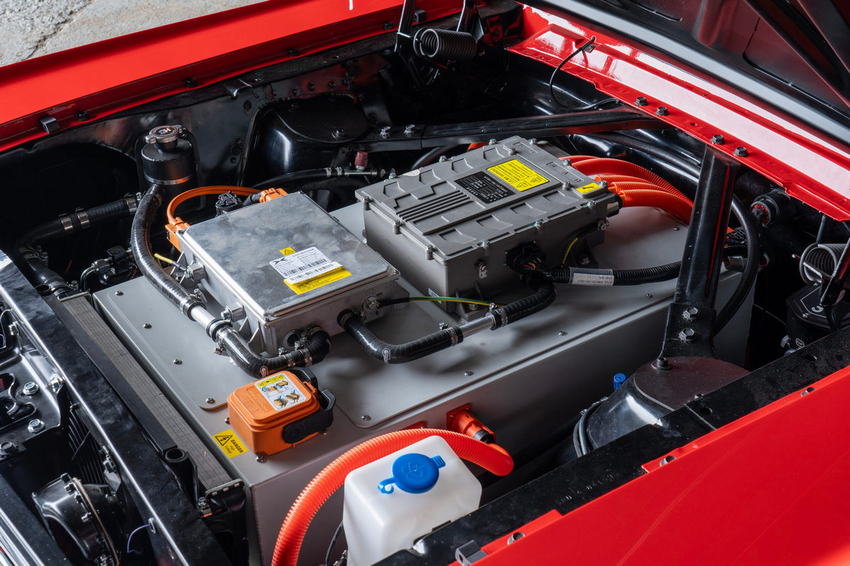 AMR替ePower Mustang配置的電動系統擁有300hp馬力。