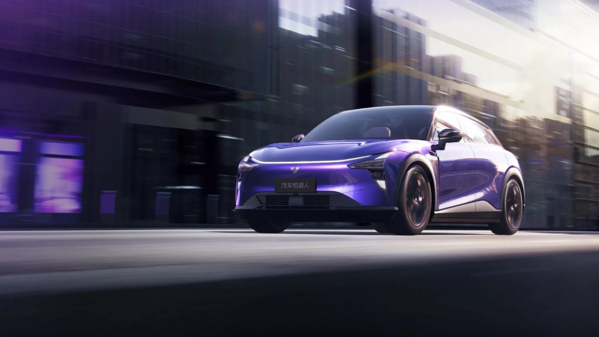 運動性能表現上也與Model Y旗鼓相當,但是售價硬是比Model Y便宜約6萬元台幣。