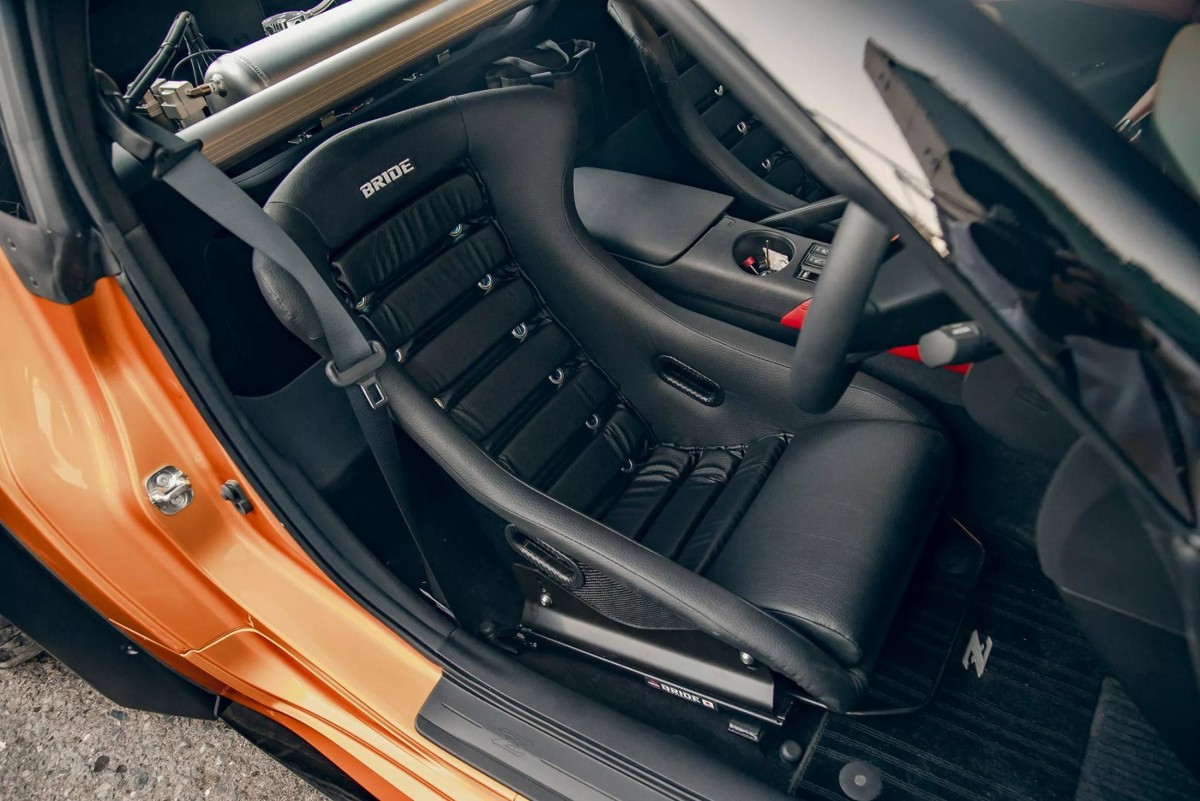 Bride的碳纖維桶椅是屬於經典復古樣貌設計,擁有非常特出的感受。