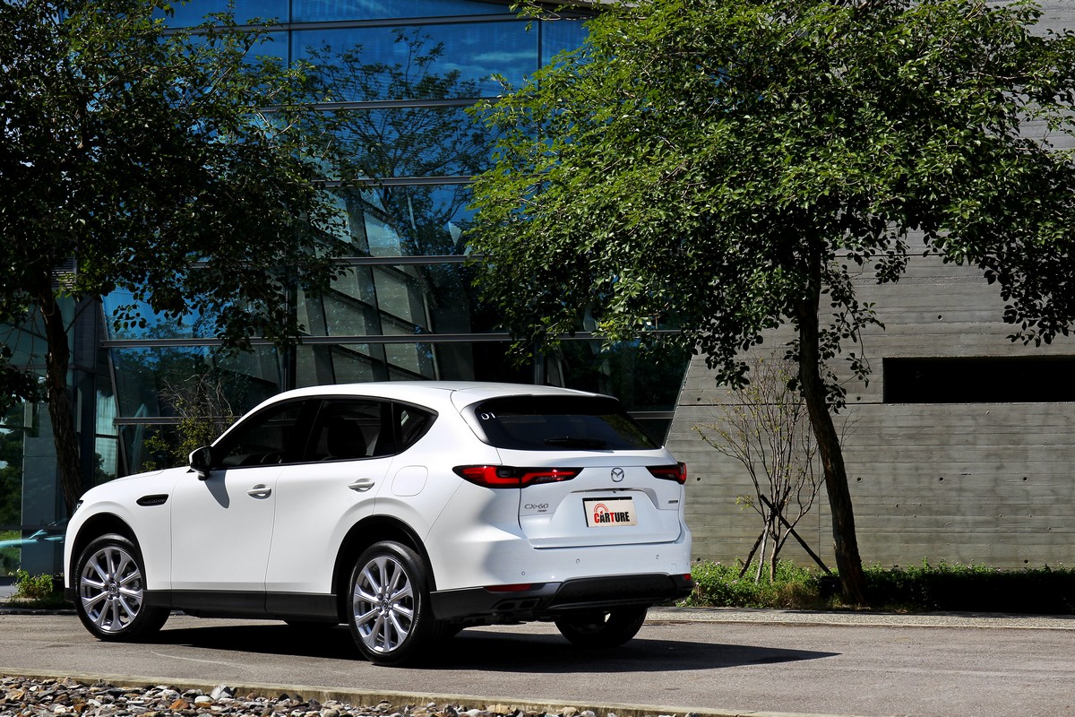 雖無鮮明折線但卻Kodo就能讓車輛於靜止散發躍動感。