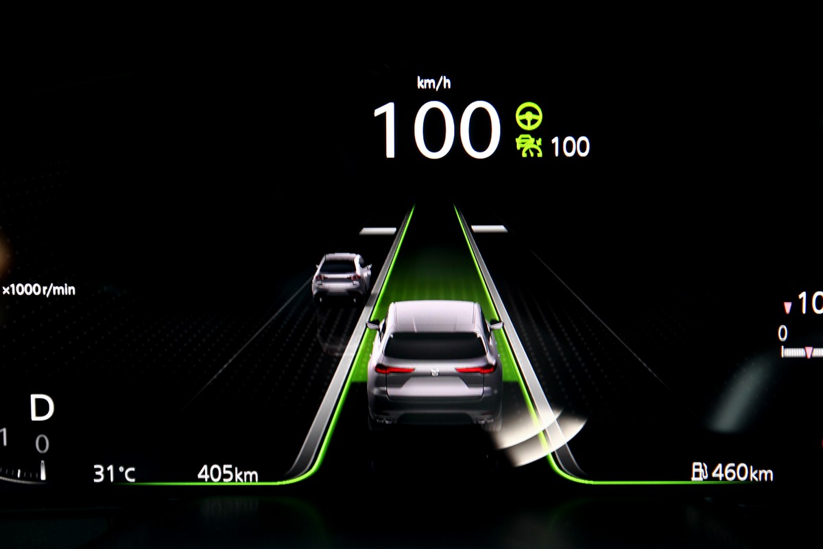 配備Level 2與前行煞車輔助、前方橫向車流警示、後車盲區煞車輔助等系統。