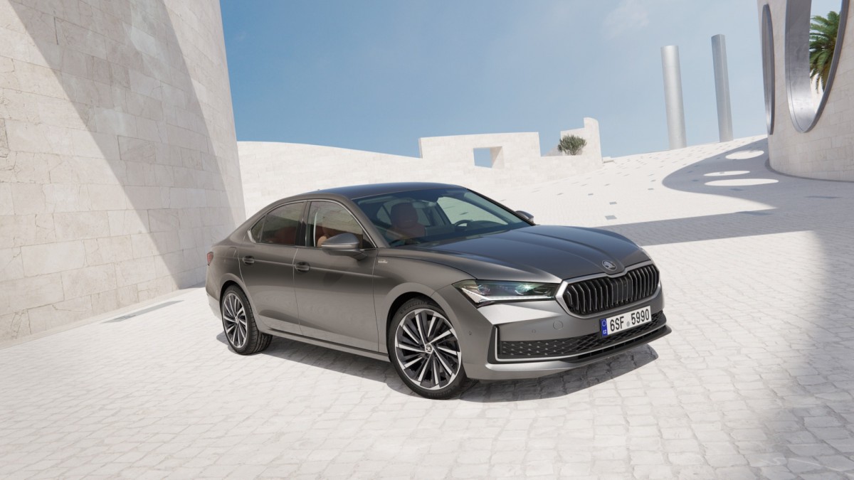 全新大改款的Superb看似改變不大,但是在細節妝點上更為精緻,並且採用更多俐落線條的設計風格。