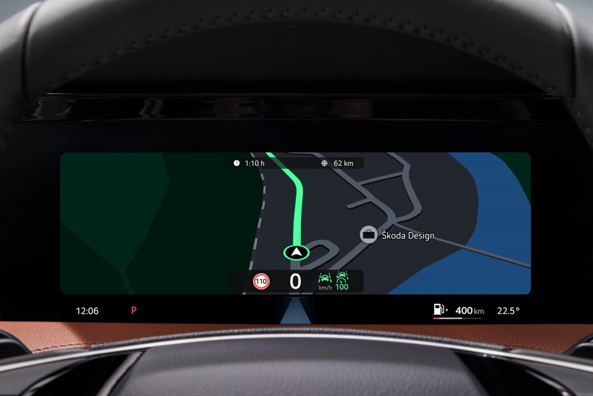 駕駛前方是一具10吋的全數位儀表,可以結合導航資訊創造更好的駕駛體驗。