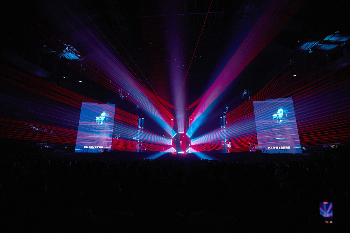 【車勢星聞】極度奢侈的聲光饗宴!Suzuki Swift徐佳瑩「變得有些奢侈的事」巡演台北小巨蛋開唱。(圖:亞神音樂提供)