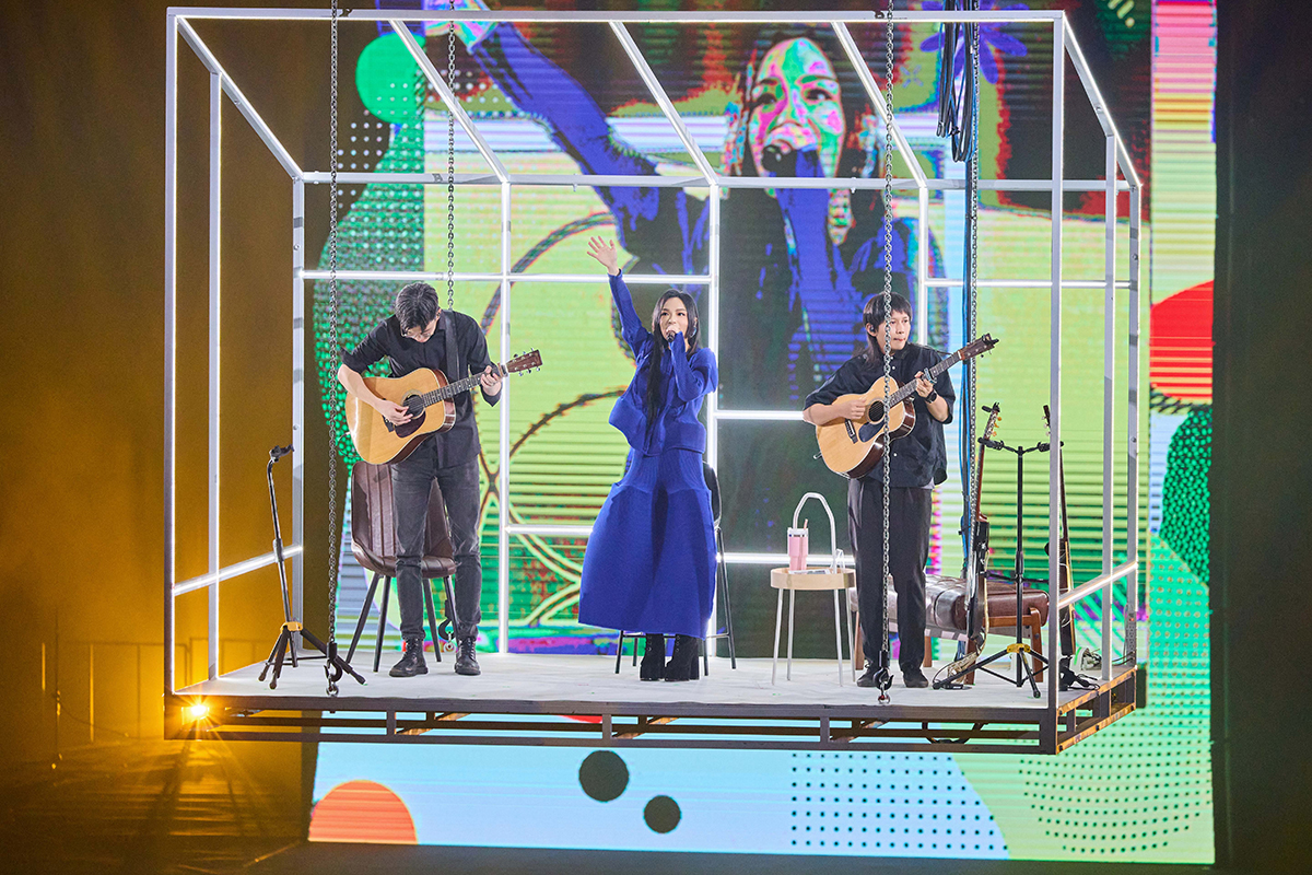 【車勢星聞】極度奢侈的聲光饗宴!Suzuki Swift徐佳瑩「變得有些奢侈的事」巡演台北小巨蛋開唱。(圖:亞神音樂提供)