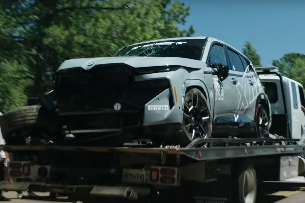 6月份派克峰爬山賽的時候,BMW XM發生重大意外,導致9月份才再次挑戰成功。