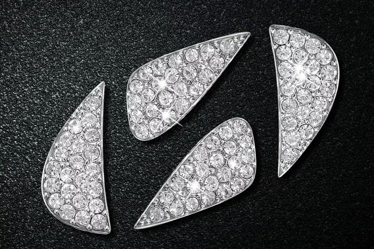 有名車主在事故中其中一眼就因水鑽貼飛濺而失明。