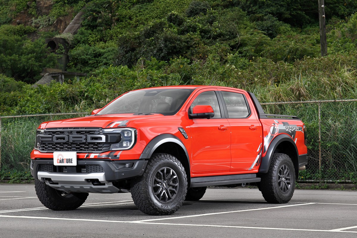 Ranger Raptor 5,381mm×2,028mm×1,922mm尺碼比Ranger來得壯碩。