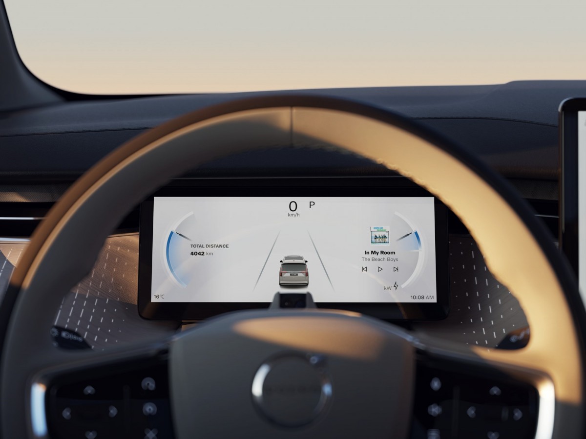 全數位儀表的尺寸雖然不大,但對於顯示車輛功能已經非常足夠。