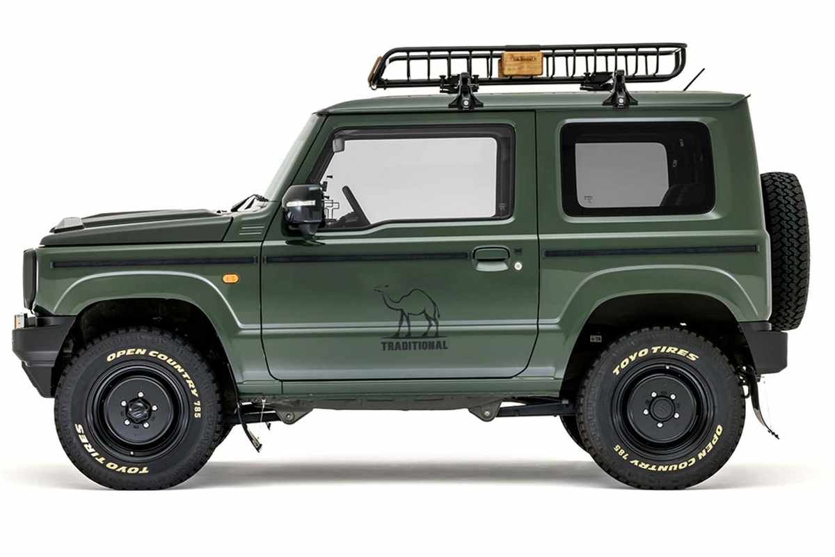 車側也有增加飾條與駱駝彩貼。