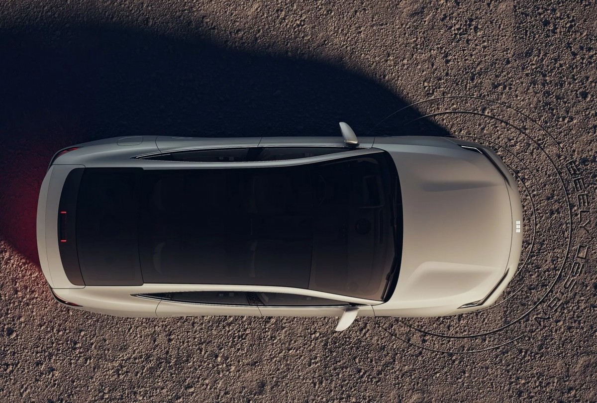 全景天窗的配置也是重點,預計最快明年初就可以交付車輛。