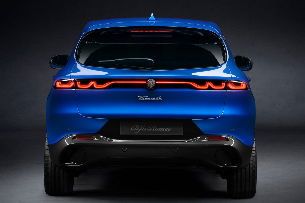 預告圖的尾燈和Tonale一樣,會是Tonale電動版?