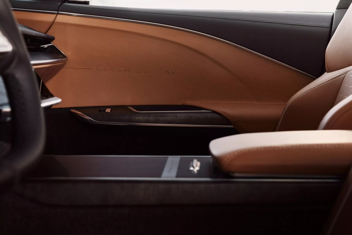 內部鋪陳部分擁有更好的值感,尤其是用料是他們主打的重點。