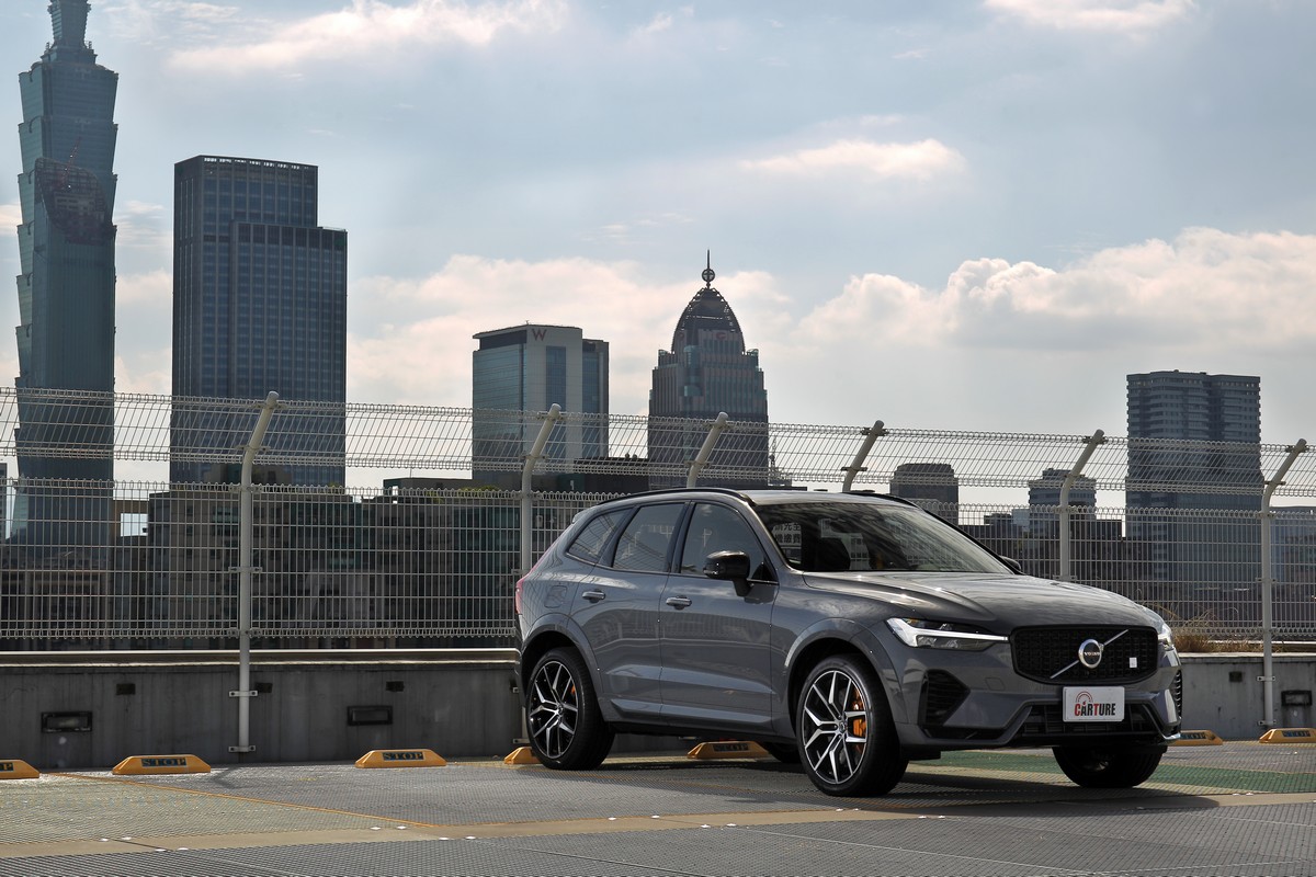 XC60 Recharge Polestar Engineered T8 Polestar因有配置Ohlins懸吊而讓人非常期待動態表現。