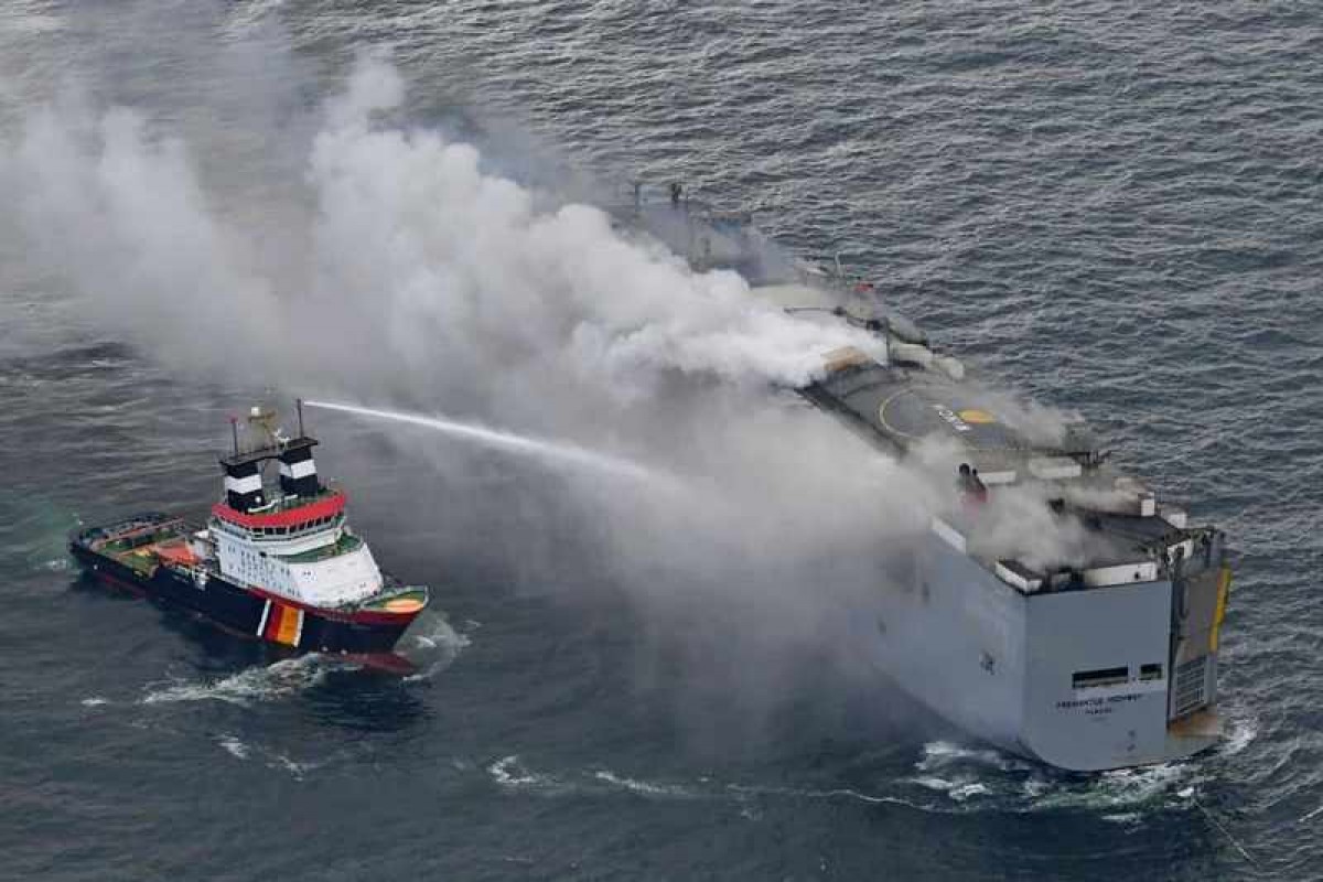 電動車起火後不易撲滅且容易蔓延,先前就有疑似電動車起火導致運輸船上的車輛全毀。