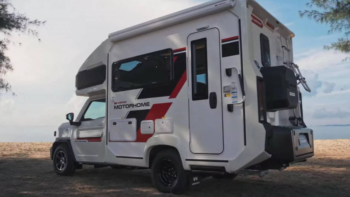 改裝車大型的自走式露營車也不是夢,只不過花費的錢可能要多很多。