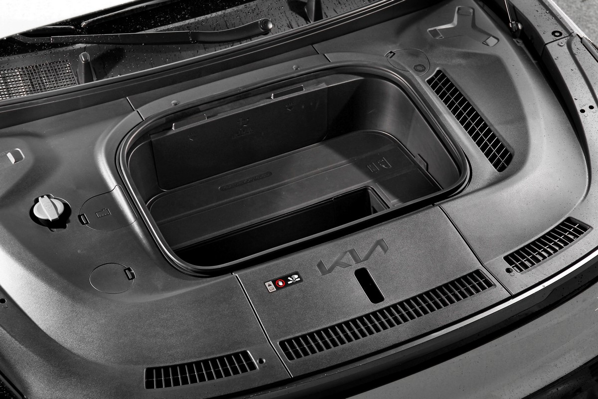 身為電動車前廂無需置放引擎,因此留出空間放置物件也屬合理之事。