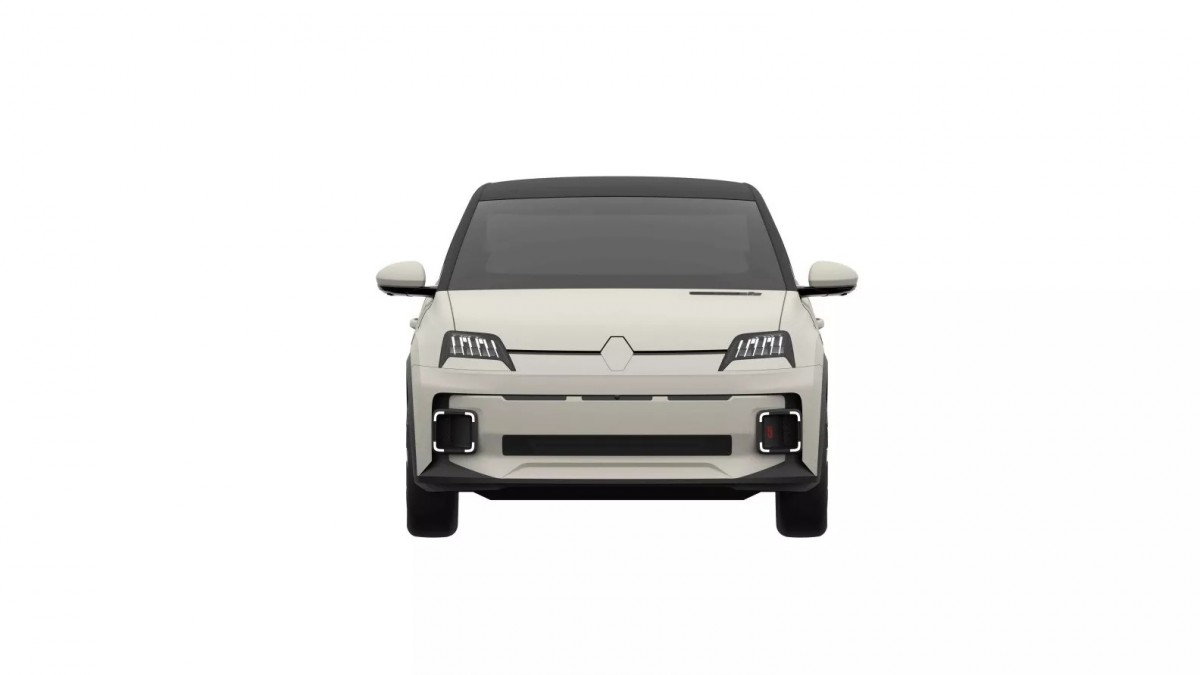 雖然採用封閉式的水箱護罩,不過在保桿下方有著開孔設計,並且兩側的方形裝飾相當特別。