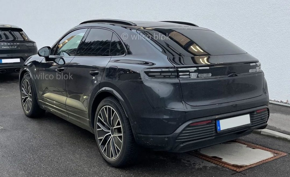 車尾的線條相對簡單一些,一眼就可以看出純電動力的感覺。