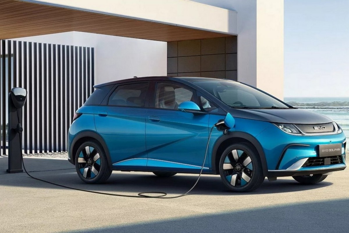 分析師預測今年第四季比亞迪的銷量應該就會超過Tesla了。