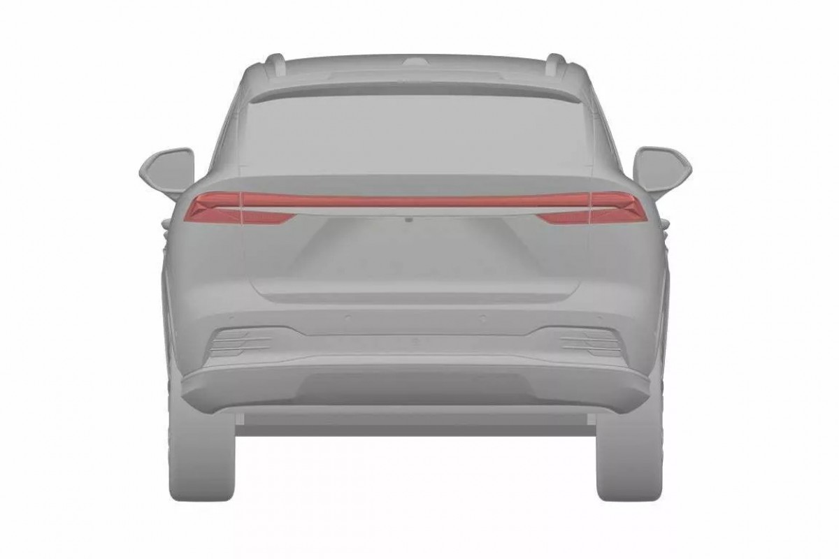 尾燈看起來非常地扁,而車輛離地高看起來表現不錯。