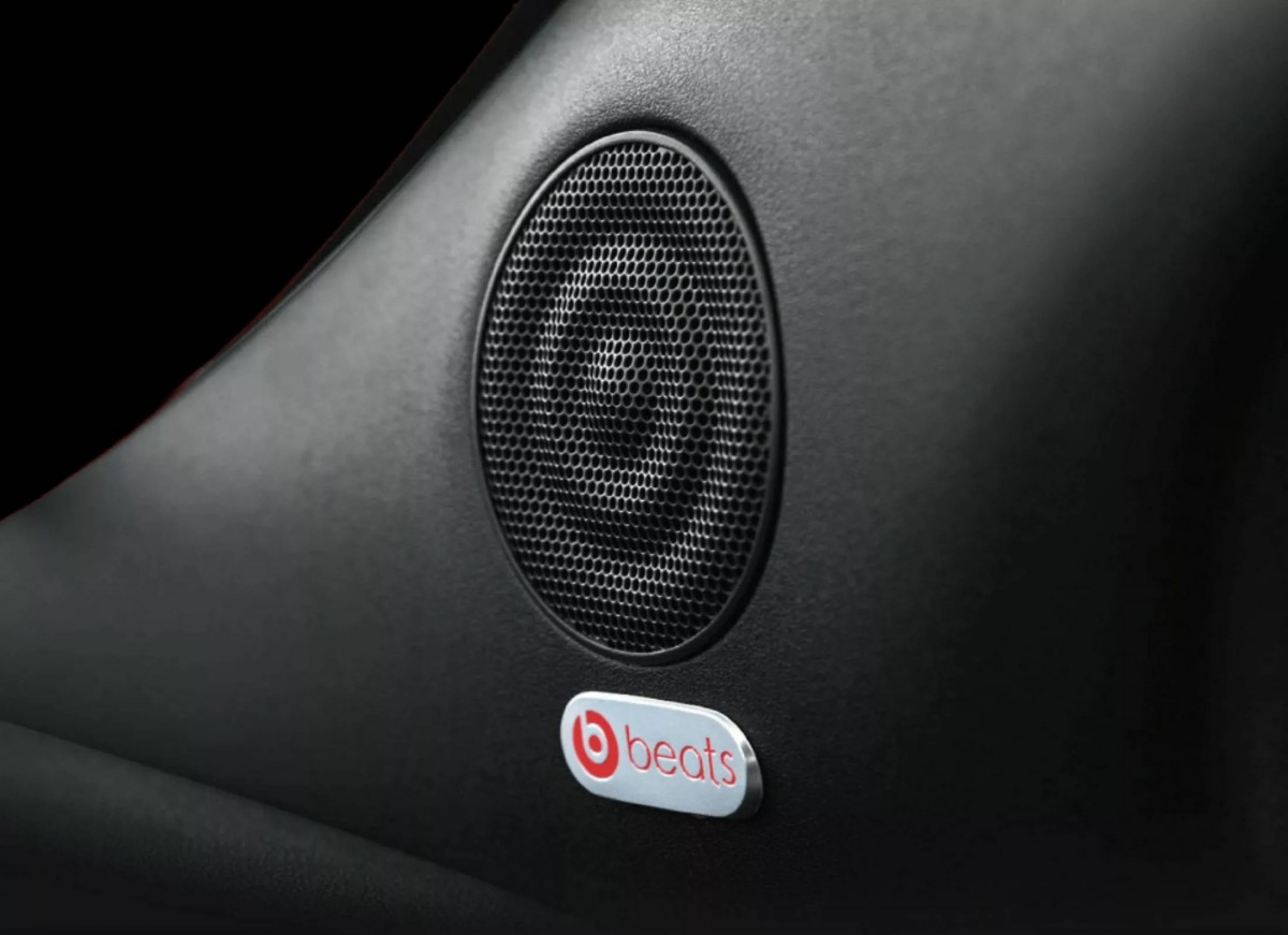 車內擁有Beats高級音響,過去這通常是為了高階車款695所準備的配備。