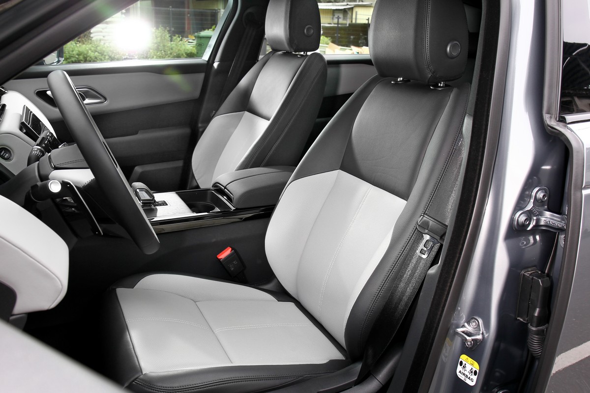 前座提供通風加熱功能,深淺色皮革鄉間讓替座艙營造質感與優雅氛圍。