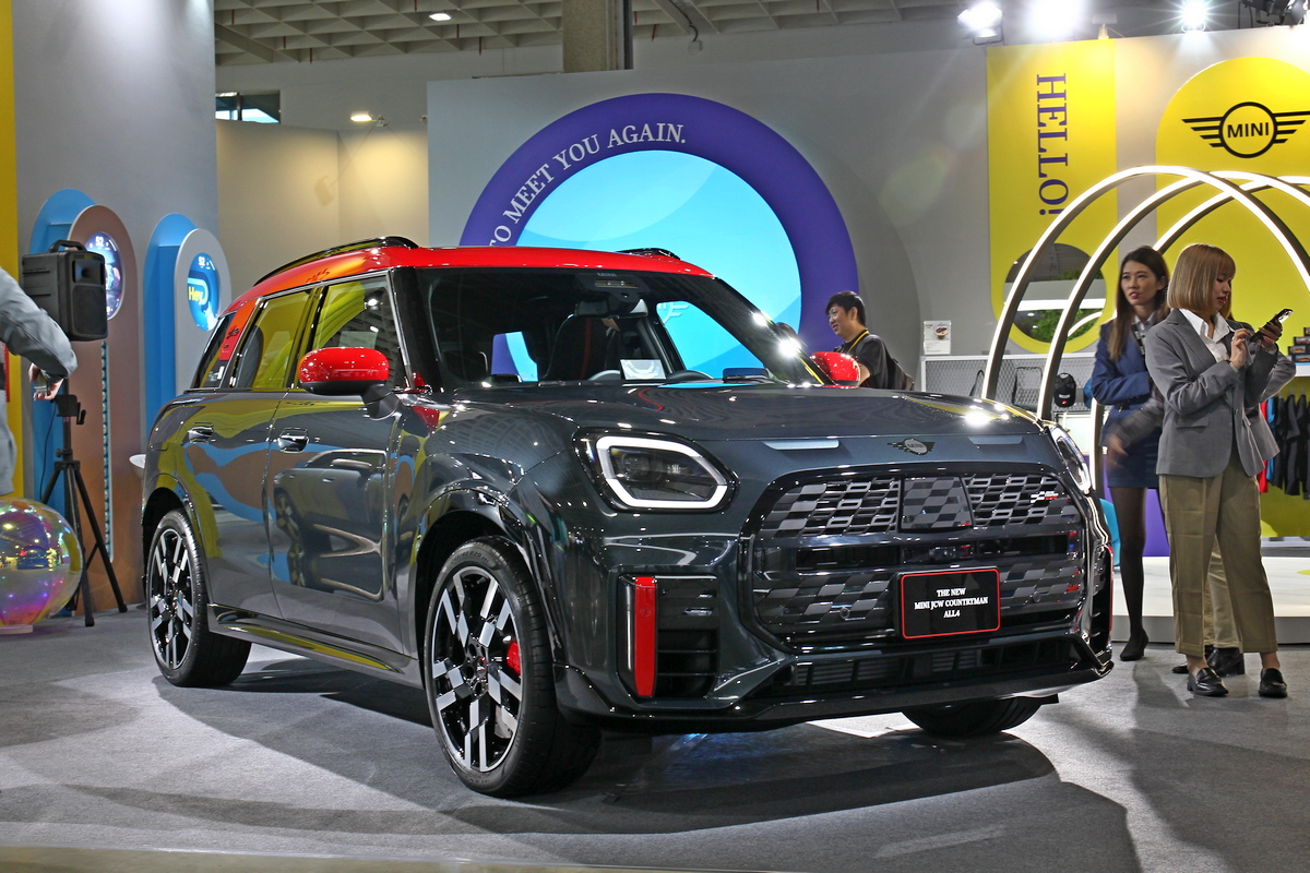 Mini JCW Countryman雖已開放預購,但日前在台北車展則是首次亮相。