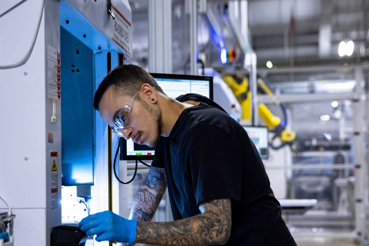 據報導Tesla幫加州Fremont 工廠員工加薪10%。