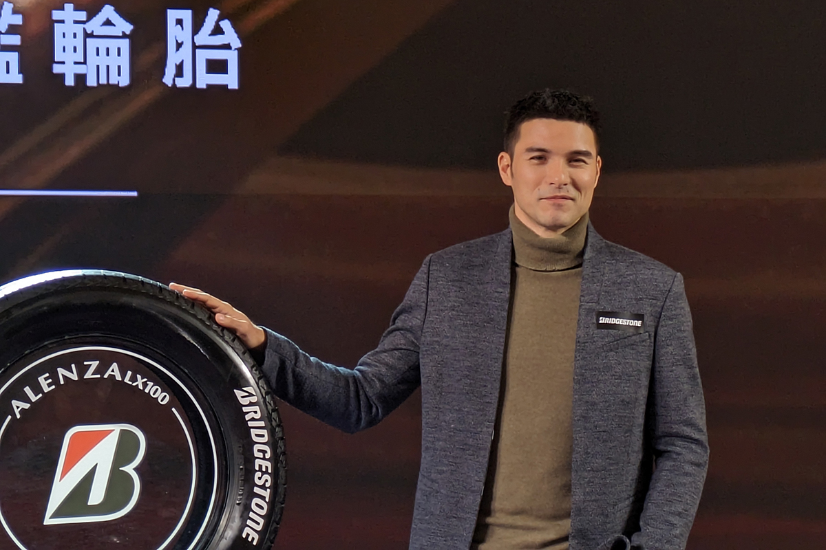 【車勢星聞】鳳小岳享受駕駛,份外珍惜接送兒子上下學寶貴時光。(圖:車勢星聞)