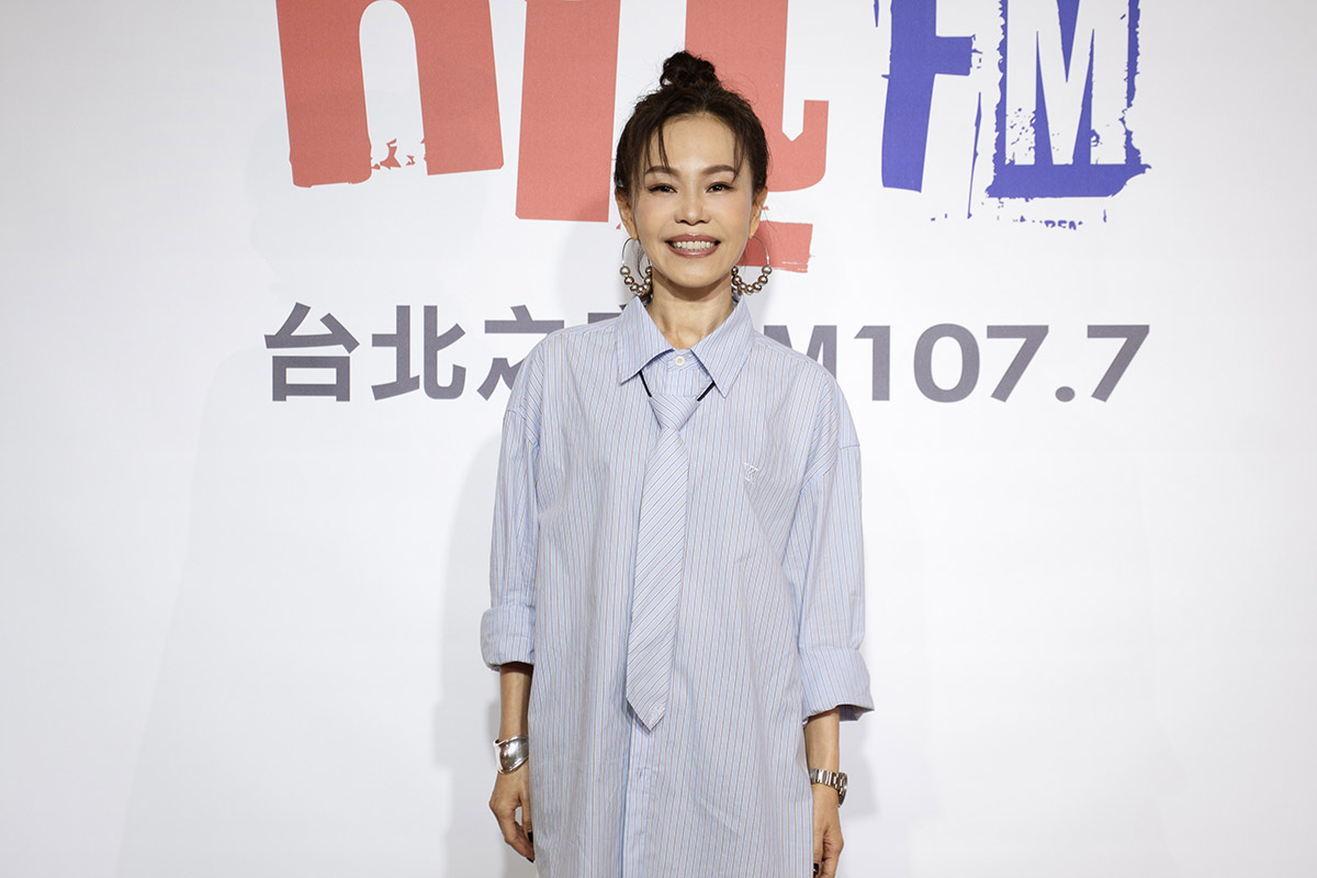 【車勢星聞】彭佳慧《完整的大人》記錄出道一路以來的感悟。(圖:Hit Fm聯播網提供)