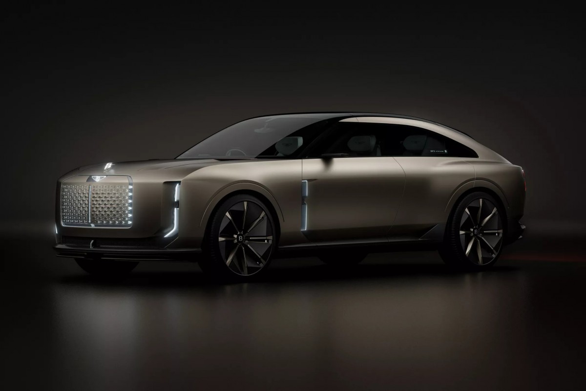 Bentley突吹全新電動概念車EXP 15，車輛採用三門的設計成為一大亮點。