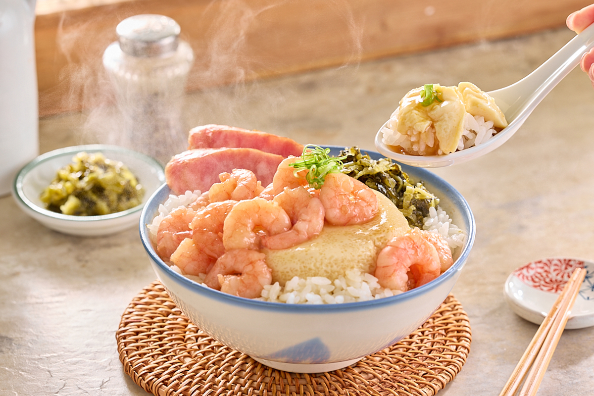 《忠青商行》13款新菜登場！首推兒時記憶「滑嫩蒸蛋飯。（示意圖：品牌提供）