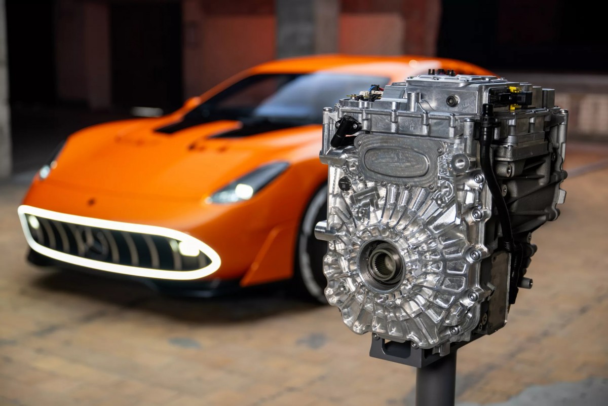 Yasa作為Mercedes-Benz賓士全資子公司,已經為Mercedes-AMG GT XX概念車提供三具Yasa軸向磁通馬達,總輸出超過1,341匹馬力。