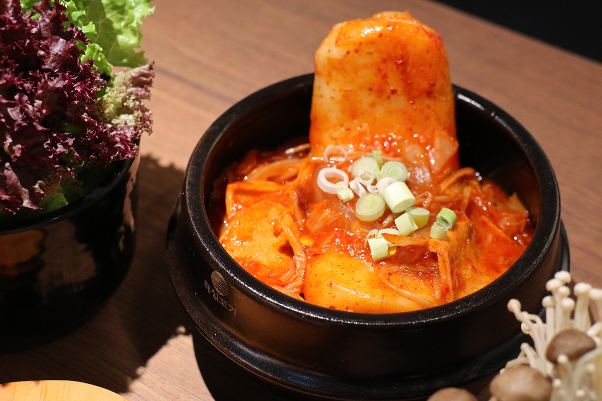Yache 韓式蔬食Dream Plaza【巨大拉絲年糕】。(示意圖)