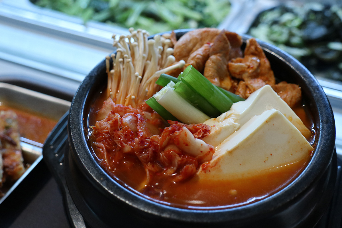 「八色烤肉mini」進駐統一 DREAM PLAZA,醬淋烤牛肉限時、限量免費加量 50%。(示意圖)