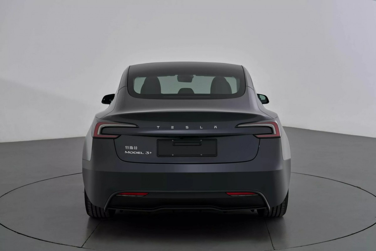 車輛搭載了來自LG的78.4 kW NMC電池組,這組電池替代了常見的磷酸鐵鋰版本,提供更高的能量密度與續航表現。