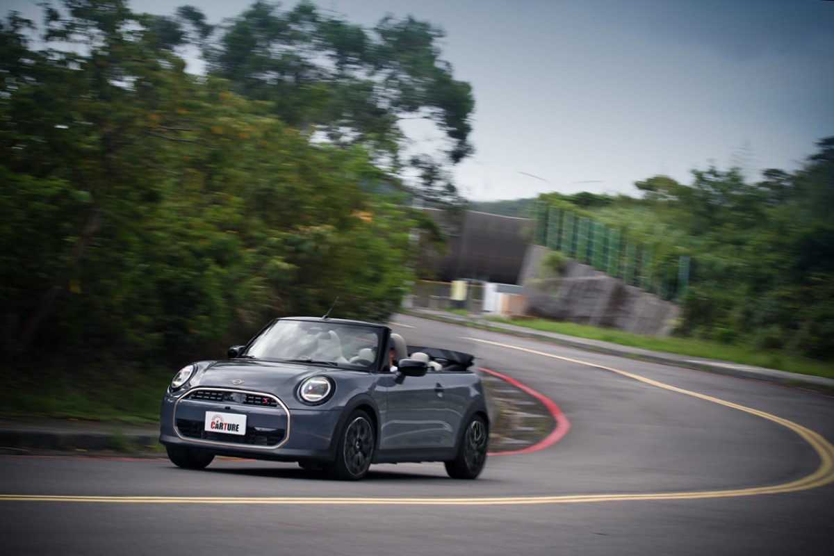 好啦，這還是輛Mini Cooper S，該給的活潑熱情照例不缺。