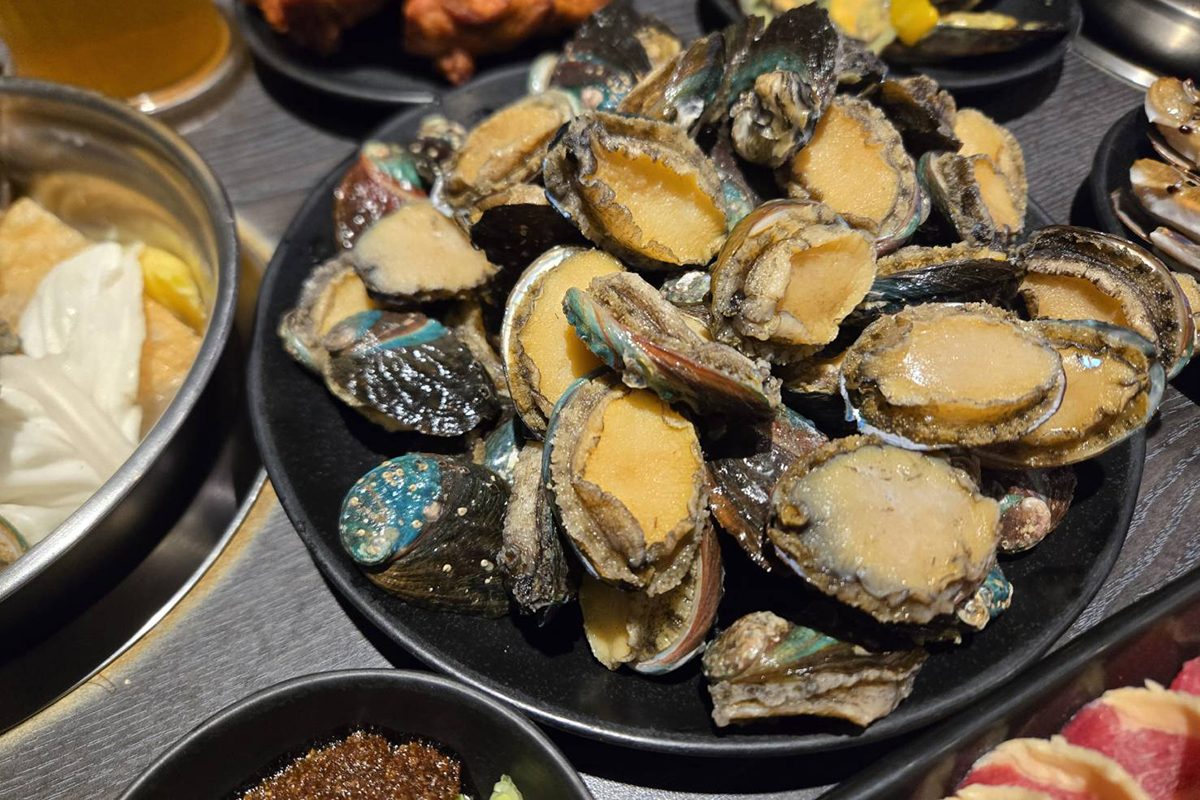 千葉火鍋限時、限店九孔鮑魚吃到飽。（示意圖：品牌提供）