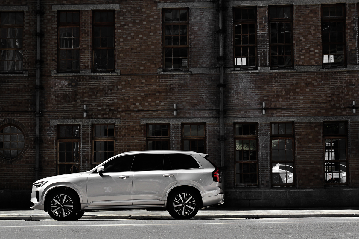 小改XC90尺碼維持4,953mm×1,931mm×1,776mm,軸距2,984mm。
