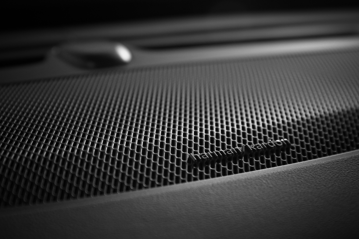 XC90 Plus車型配備Harman Kardon音響、14支揚聲器。