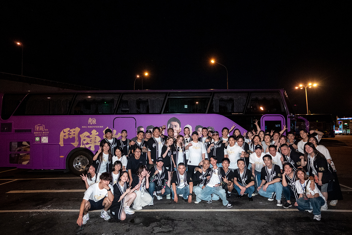 【車勢星聞】今年暑假最強檔《角頭-鬥陣欸》7天破億 刷新《角頭》票房紀錄!霸氣宣布「全台5大夜市掃街」感恩謝票。〈照片:「曼尼娛樂」 提供〉
