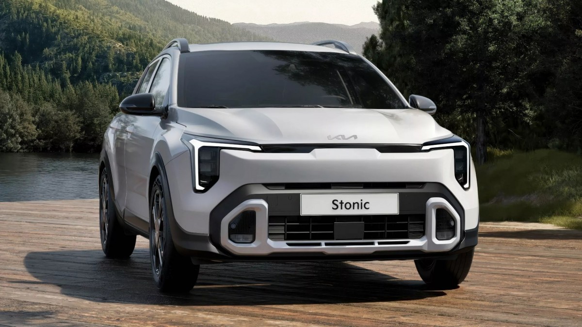 全新Stonic採用了來自Kia電動車系的設計元素,包含更窄的水箱護罩與嶄新的LED頭燈設計,使整體造型更具科技感與現代感。