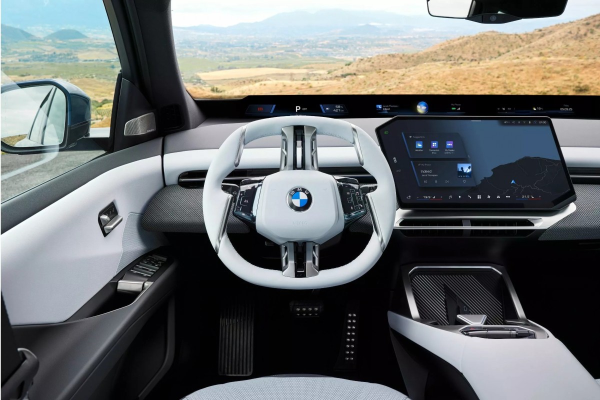 iDrive搭載全新「Operating System X」，簡化操作邏輯，讓使用者更直覺操控。