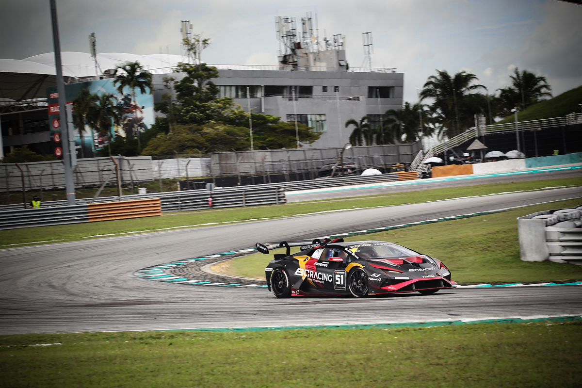 BC Racing車隊黃錦章第一回合因車輛問題退賽。