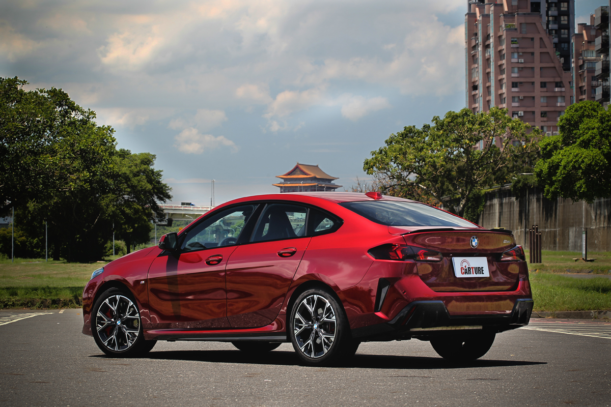 多了M Sport進階套件也讓220 Gran Coupé M Racing Edition性能氣息更加強烈。
